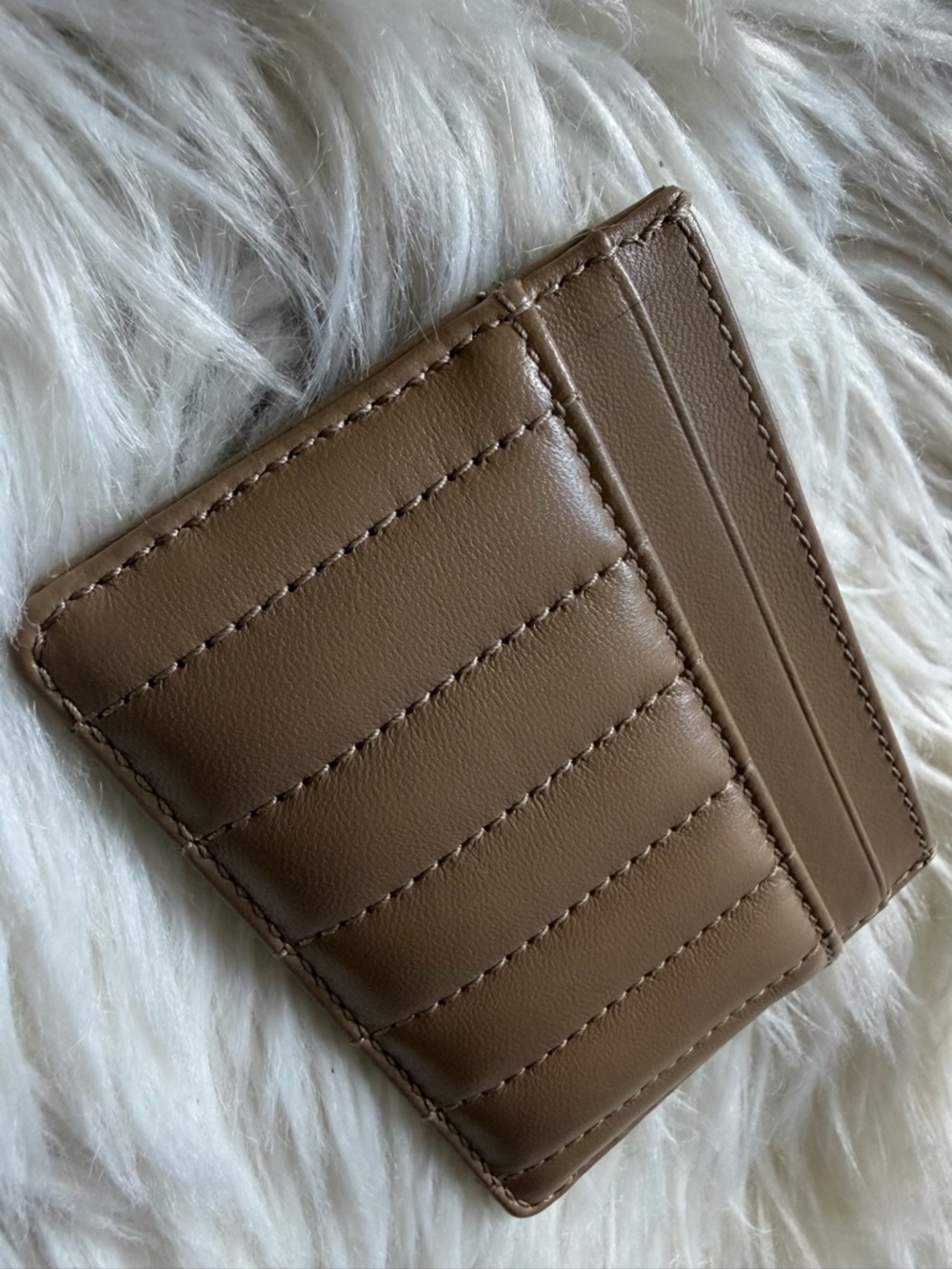 EUC Burberry leather card holder - Picture 6 of 11